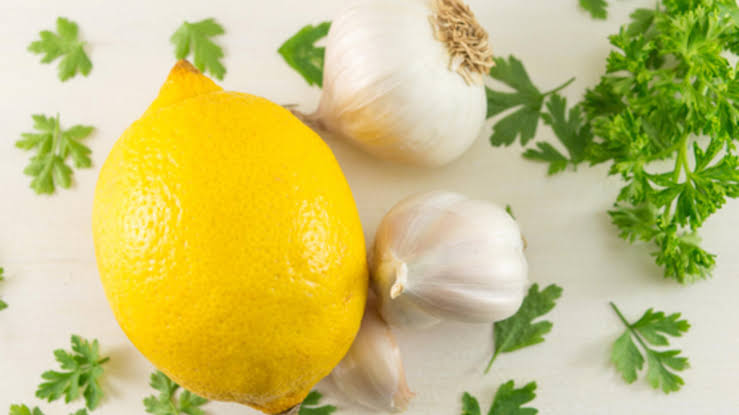 صورة فوائد الثوم والليمون