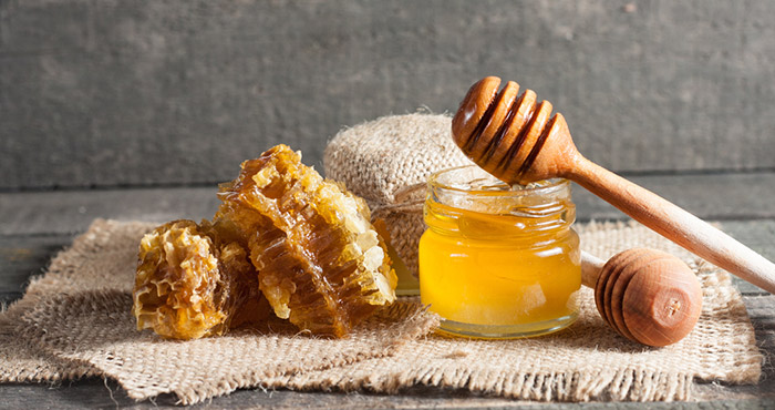 صورة فوائد زيت الزيتون والعسل على الريق