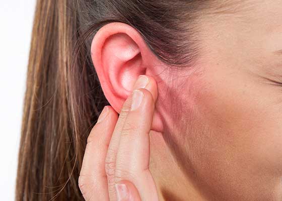 أسباب ألم الأذن اليمنى مع الصداع. إجابة