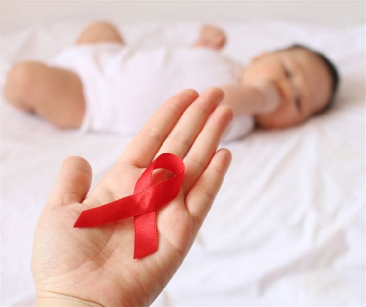أعراض الإيدز عند الأطفال حديثي الولادة