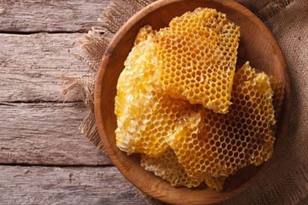 السعرات الحرارية في شمع العسل