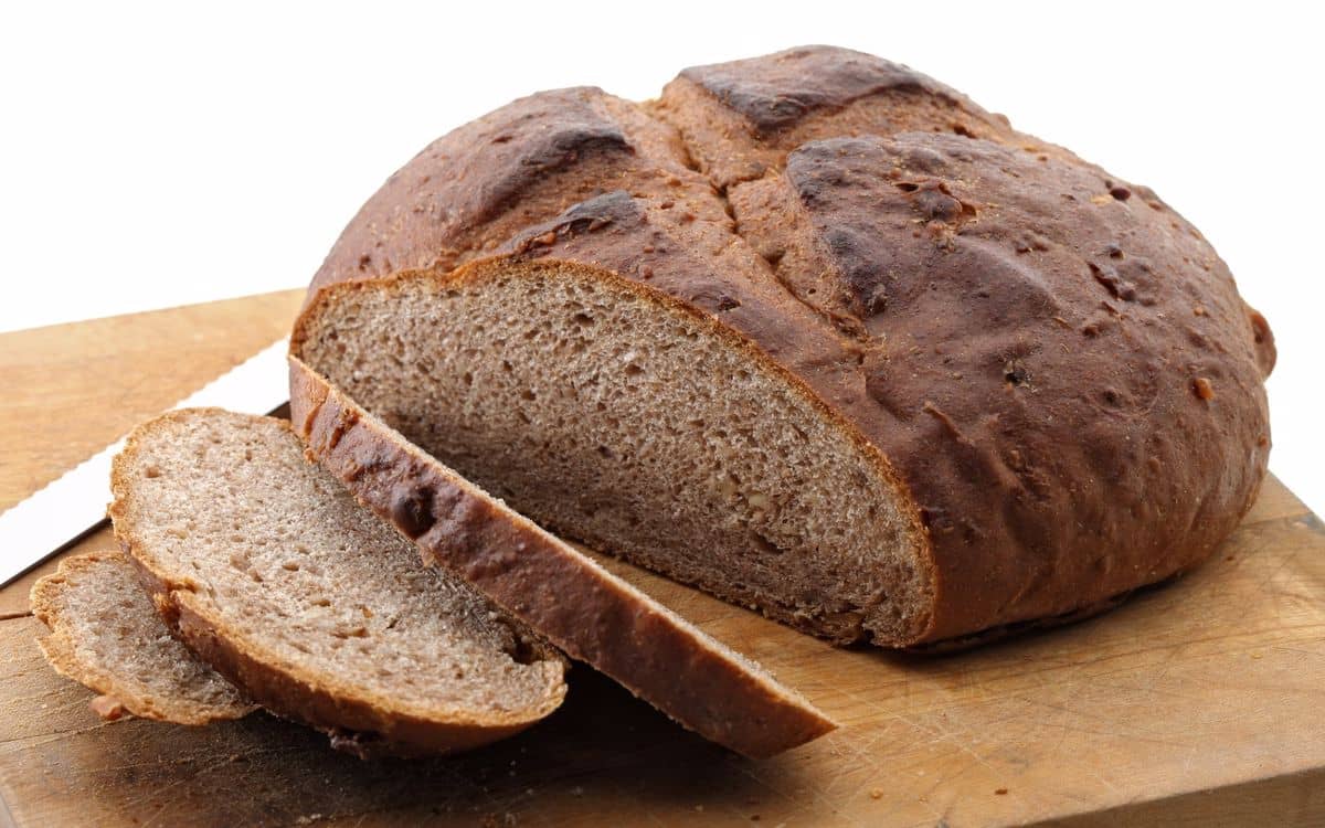 هل الخبز الاسمر يزيد الوزن