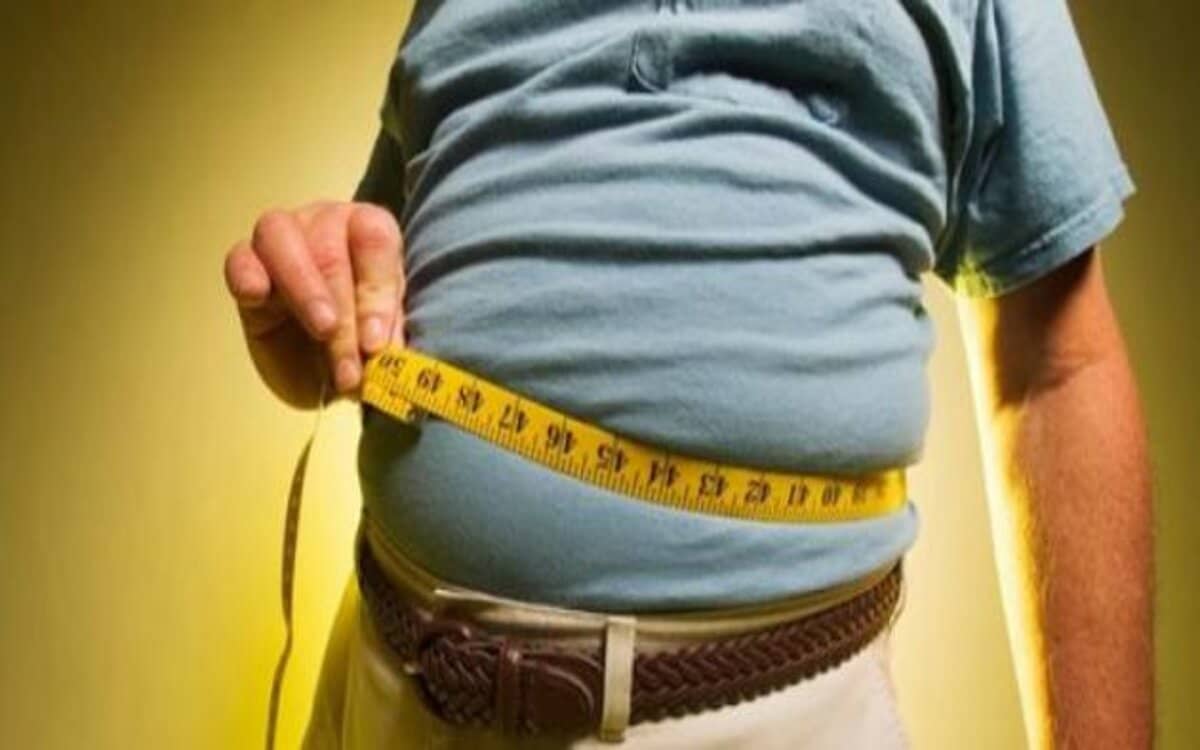 صورة الفرق بين شفط الدهون العادي والفيزر