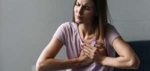 أسباب ألم الثدي مع تأخر الدورة 