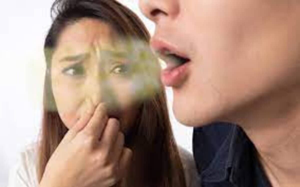 صورة كيفية التخلص من رائحة الفم الكريهة بطرق طبيعية
